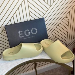 Ego playoff slide color “khaki” size US 8